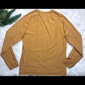 Lululemon Mens Long sleeve active wear Medium